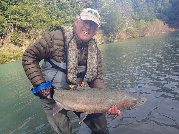 Bill Shaw from San Diego with a 15lb plus steelhead