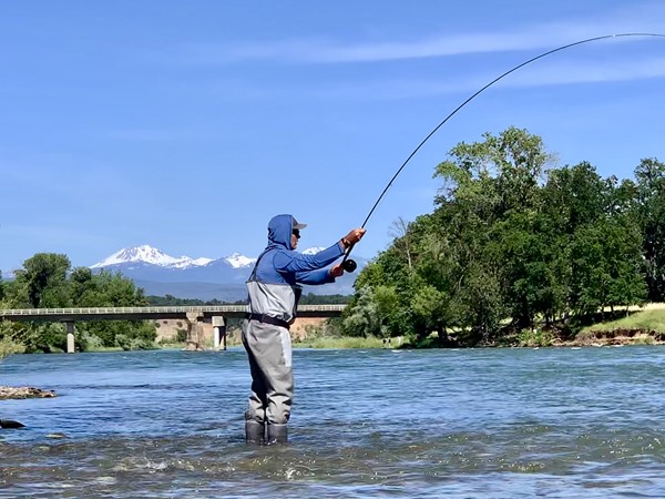 Lassen looms over James.